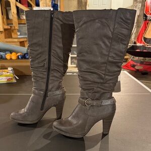 Stylish Gray Knee-High Women's Boots
